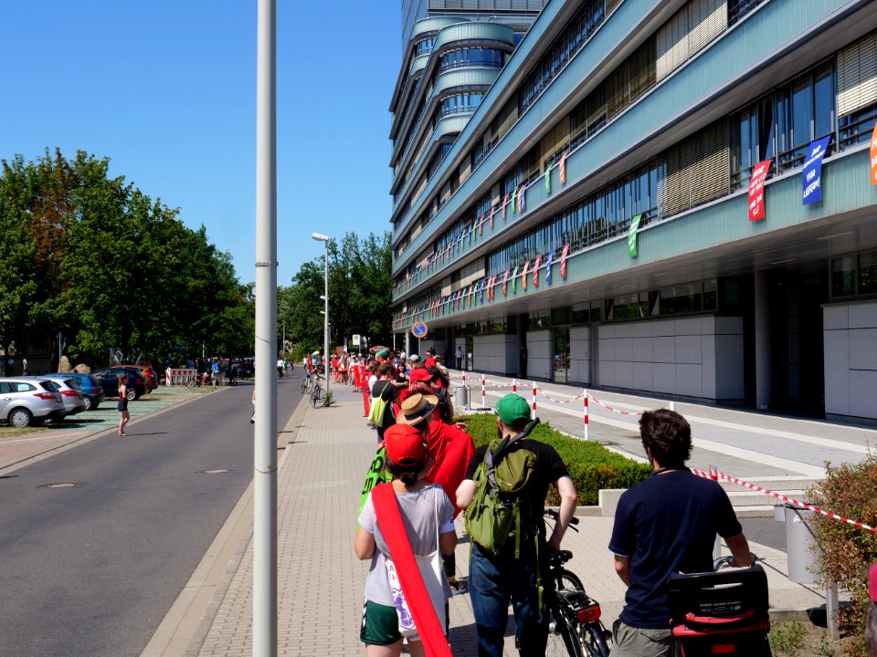 FridaysForFuture protest Cottbus red line at LEAG headquater 26-07-2019 27