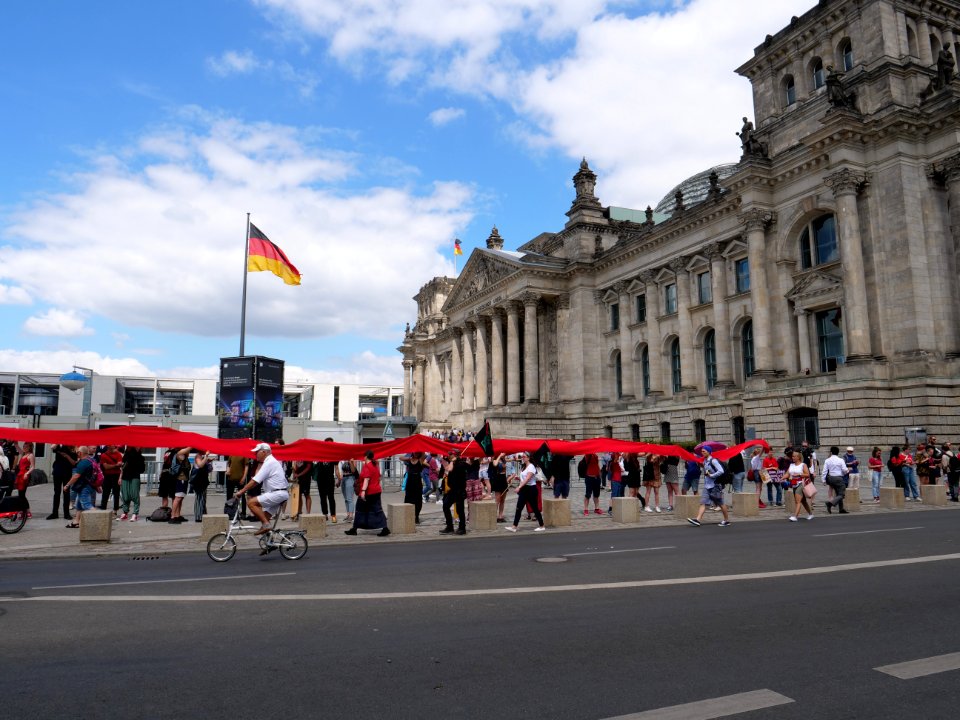 FridaysForFuture protest Berlin human chain 28-06-2019 37