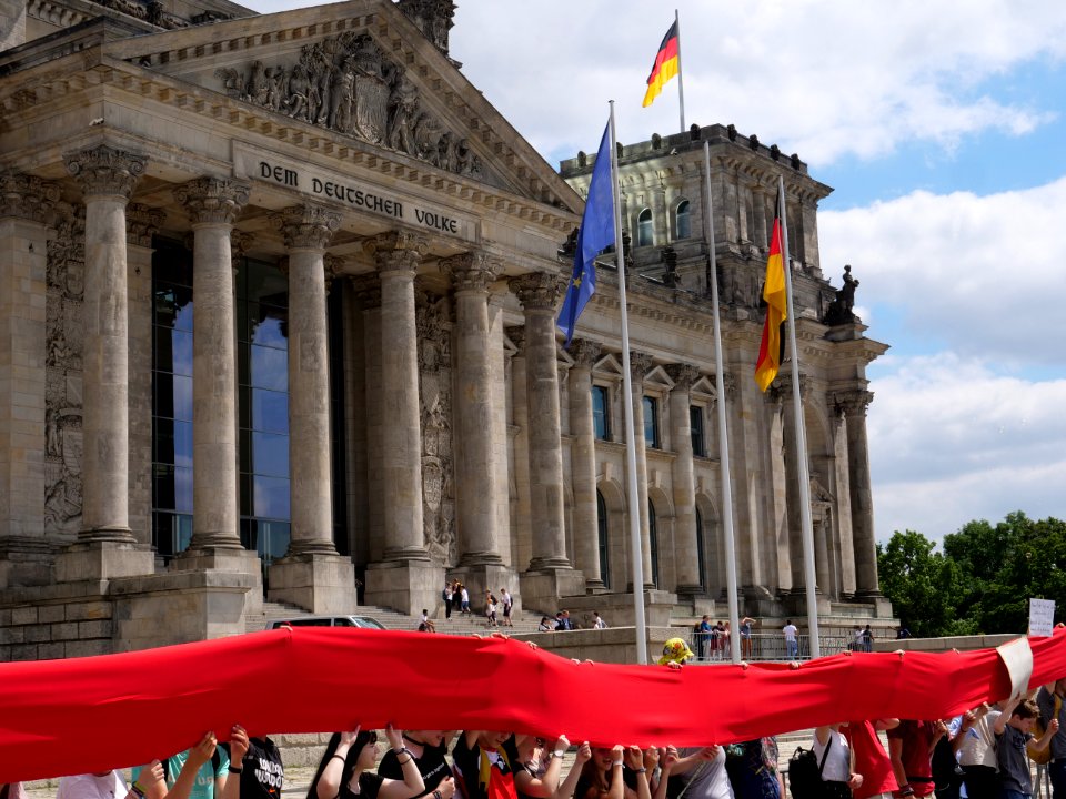 FridaysForFuture protest Berlin human chain 28-06-2019 33
