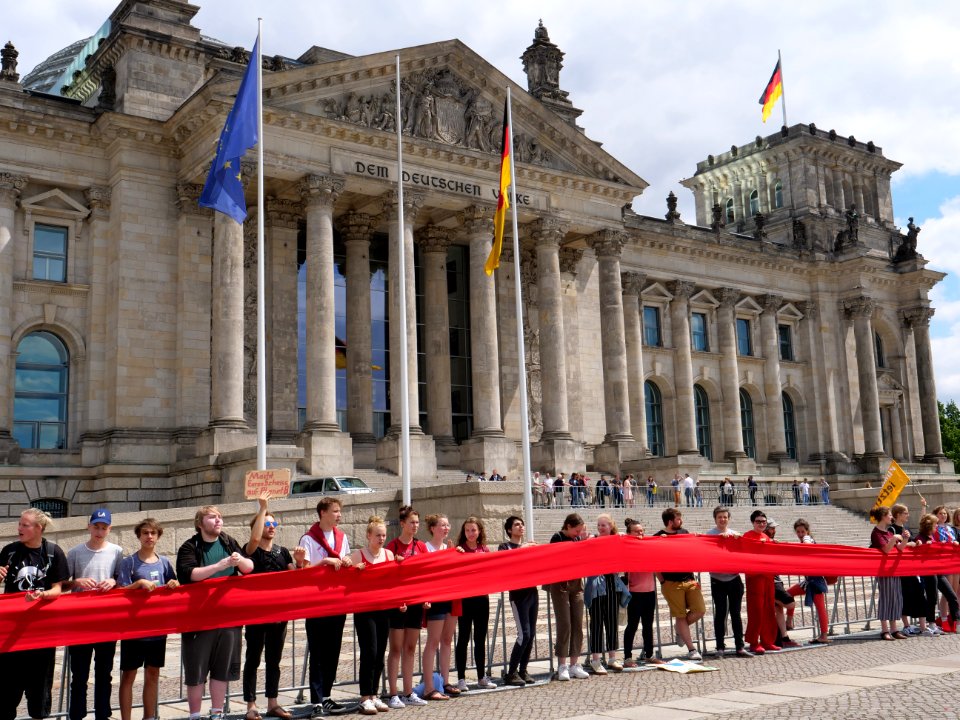 FridaysForFuture protest Berlin human chain 28-06-2019 31