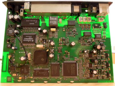 Fritz!Box 7170v1 Platine hintergrundbeleuchtet und unsegmentiert1