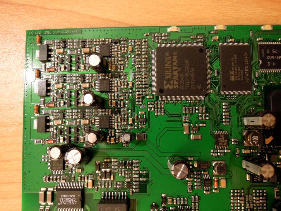 Fritz!Box 7170v1 Platinenvorderseite XC3S400 von Xilinx