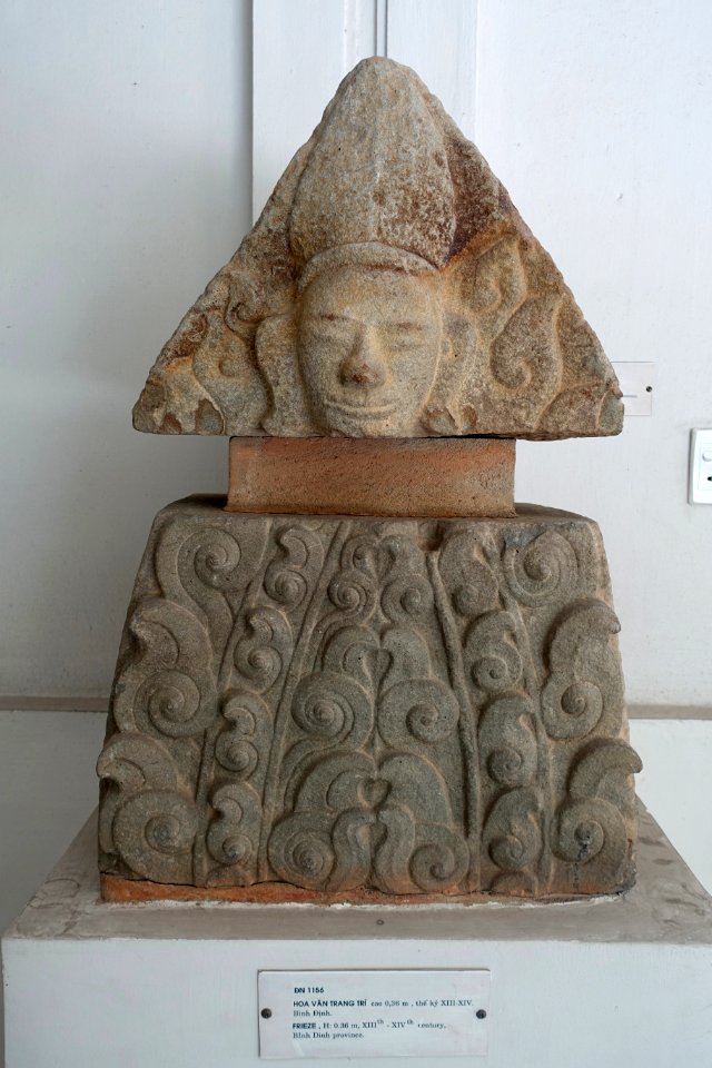 Frieze with Head of God, 13th-14th century, Binh Dinh - Museum of Cham Sculpture - Danang, Vietnam - DSC01893