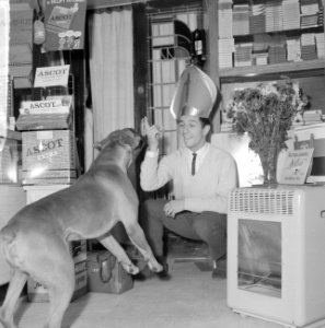 Frits Flinkevleugel speler DWS, Flinkevleugel met zijn hond, Bestanddeelnr 917-2017