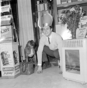 Frits Flinkevleugel speler DWS, Flinkevleugel met zijn hond, Bestanddeelnr 917-2012