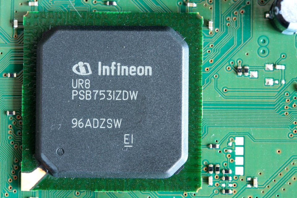 Fritz!Box Fon WLAN 7270 v3 Details 2012-10-14-0773