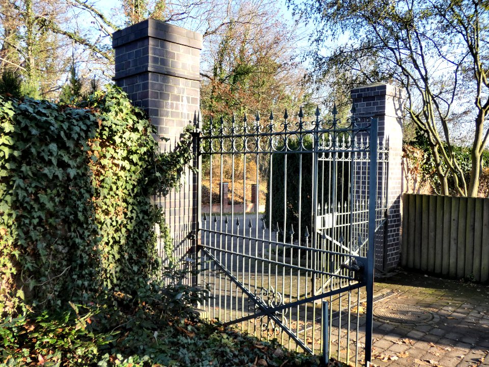FriedhofKröllwitzAlt Tor