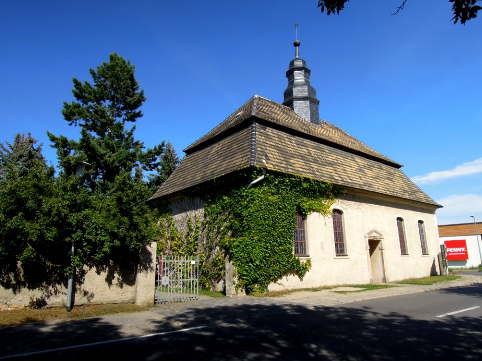 Friedhofskapelle Bad Schmiedeberg -Südwestansicht- im August 2020b