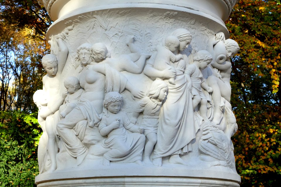 Friedrich Wilhelm III by Friedrich Drake (detail) - Großer Tiergarten, Berlin, Germany - DSC09483