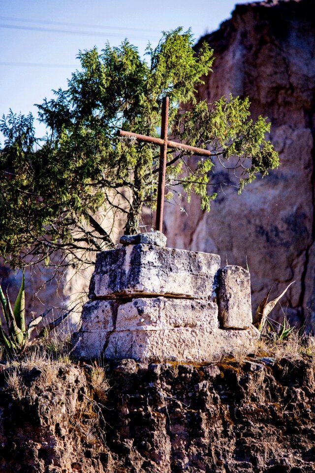 Grave bury traditional