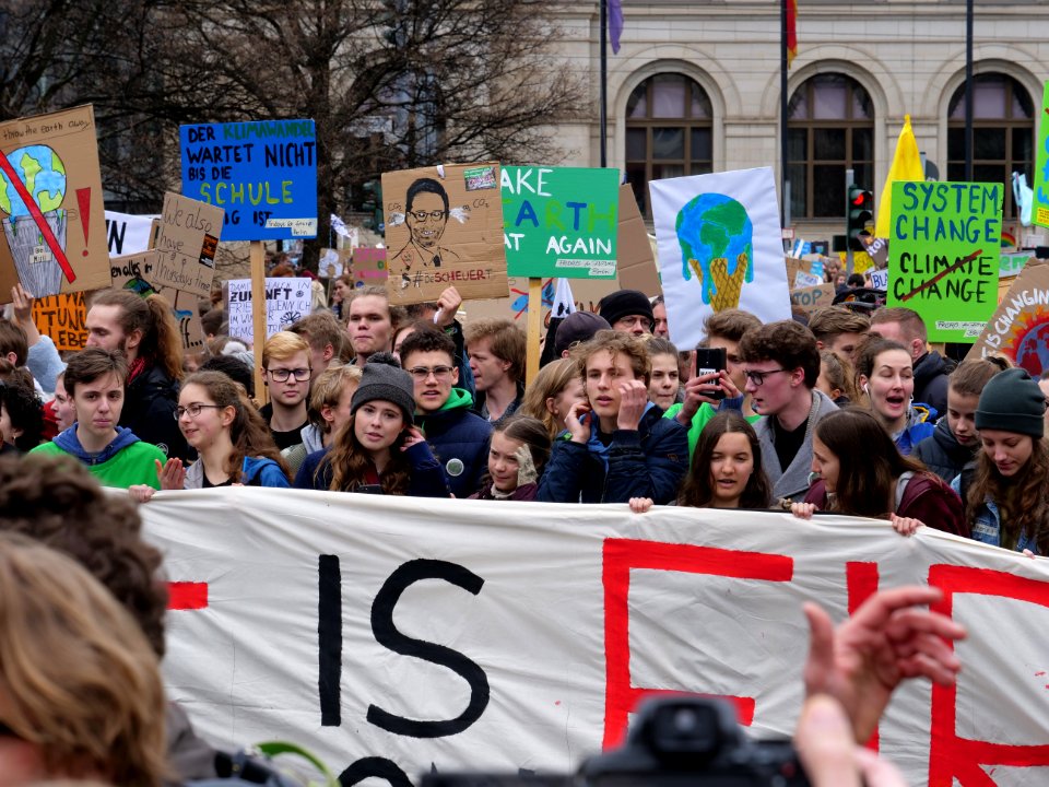 Front of the FridaysForFuture demonstration Berlin 29-03-2019 05