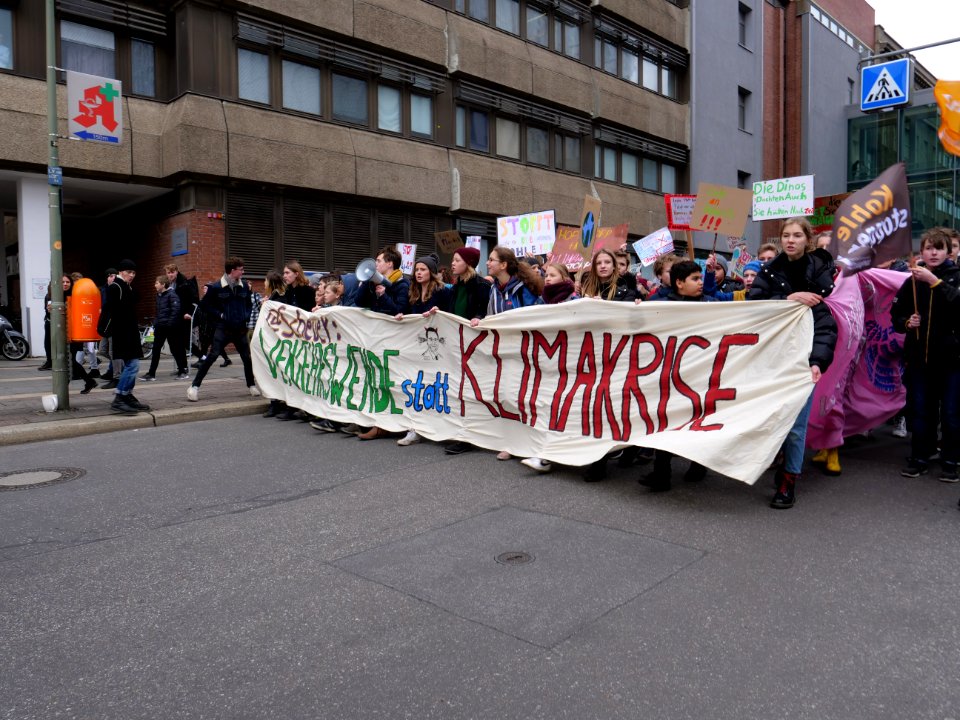 Front banner of the FridaysForFuture demonstration Berlin 15-03-2019 23