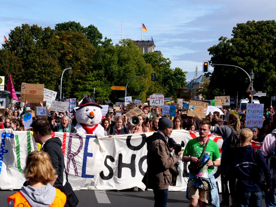 Front of the 3rd Global Climate Strike Berlin FridaysForFuture demonstration 72