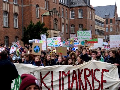 Front banner of the FridaysForFuture demonstration Berlin 15-03-2019 26