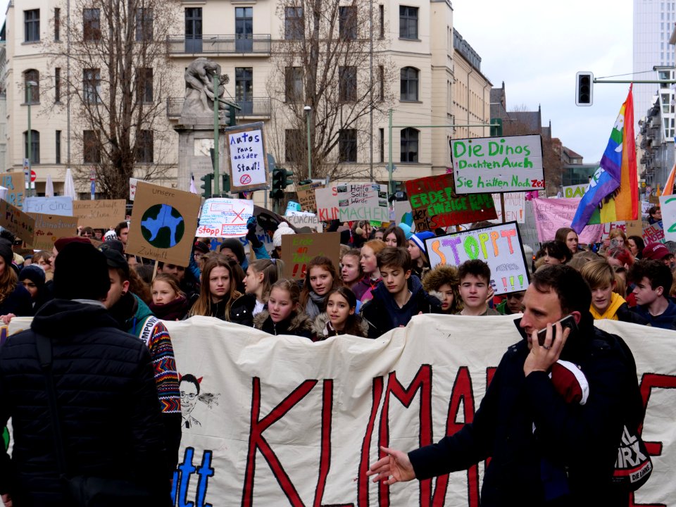 Front banner of the FridaysForFuture demonstration Berlin 15-03-2019 30