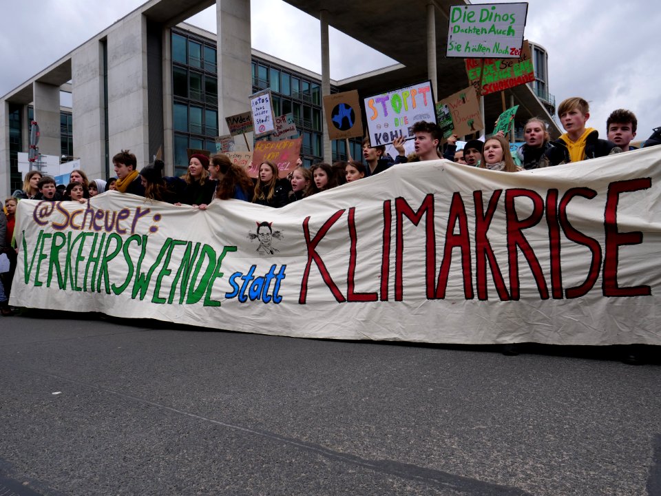 Front banner of the FridaysForFuture demonstration Berlin 15-03-2019 35