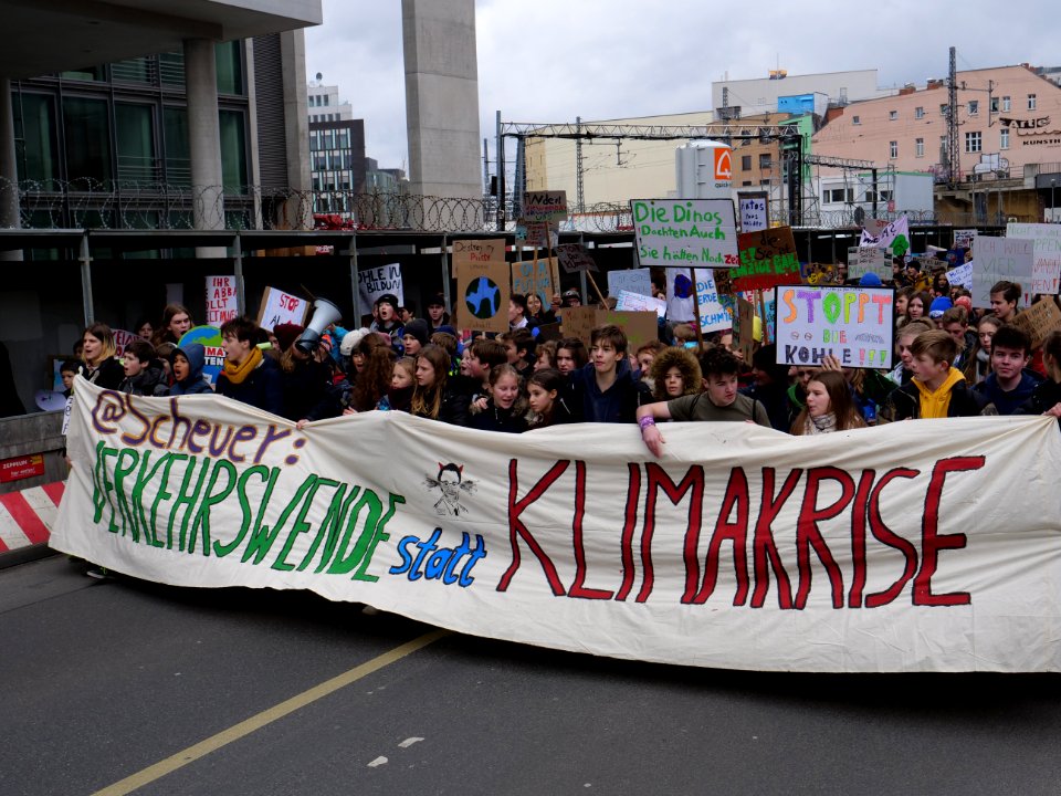 Front banner of the FridaysForFuture demonstration Berlin 15-03-2019 33