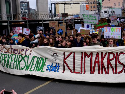Front banner of the FridaysForFuture demonstration Berlin 15-03-2019 32