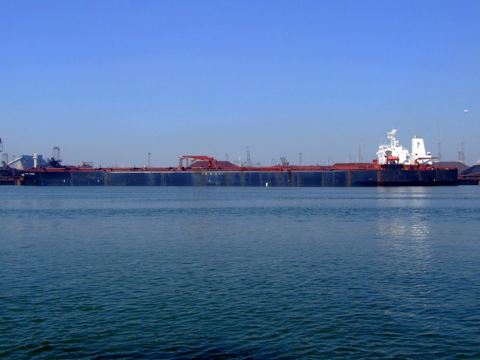 Front Climber - IMO 8906896 - Callsign S6MZ - photo3, Mississippi harbour, Port of Rotterdam, Holland 15-Apr-2007