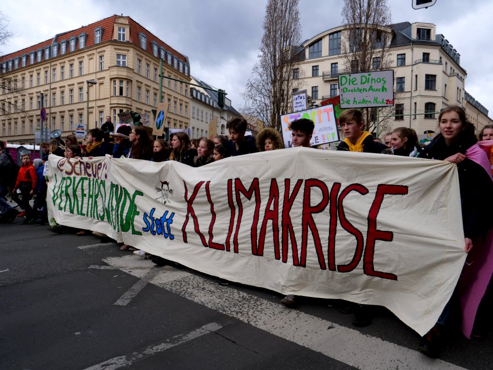 Front banner of the FridaysForFuture demonstration Berlin 15-03-2019 29