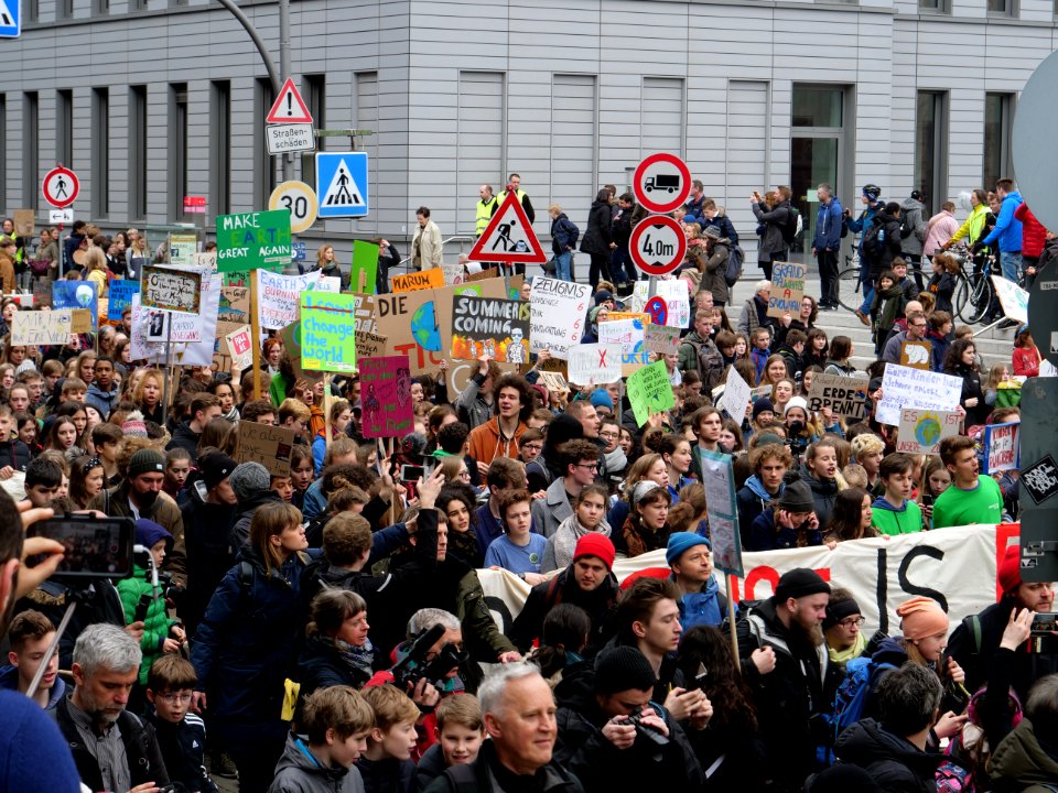 Front of the FridaysForFuture demonstration Berlin 29-03-2019 12