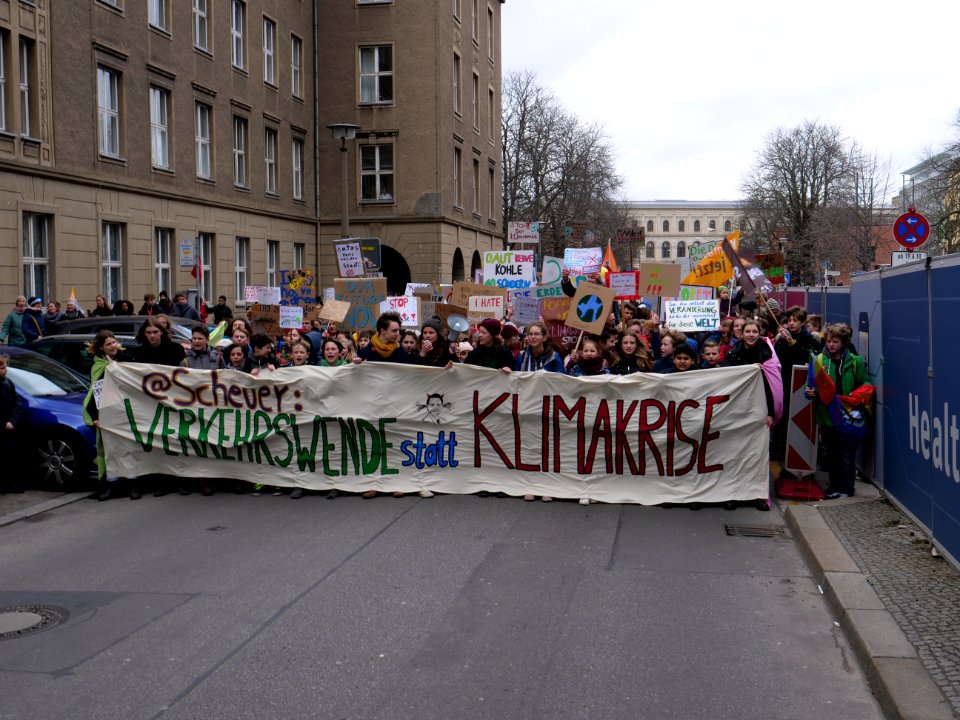 Front banner of the FridaysForFuture demonstration Berlin 15-03-2019 18