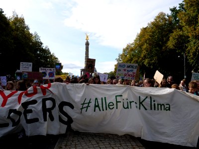 Front of the 3rd Global Climate Strike Berlin FridaysForFuture demonstration 100