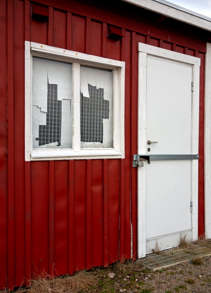 Front of fishing hut in Holländaröd