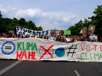 Front of the FridaysForFuture protest Berlin 24-05-2019 11