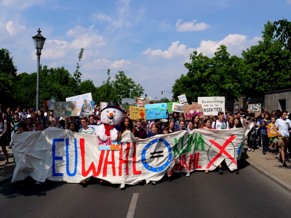 Front of the FridaysForFuture protest Berlin 24-05-2019 128