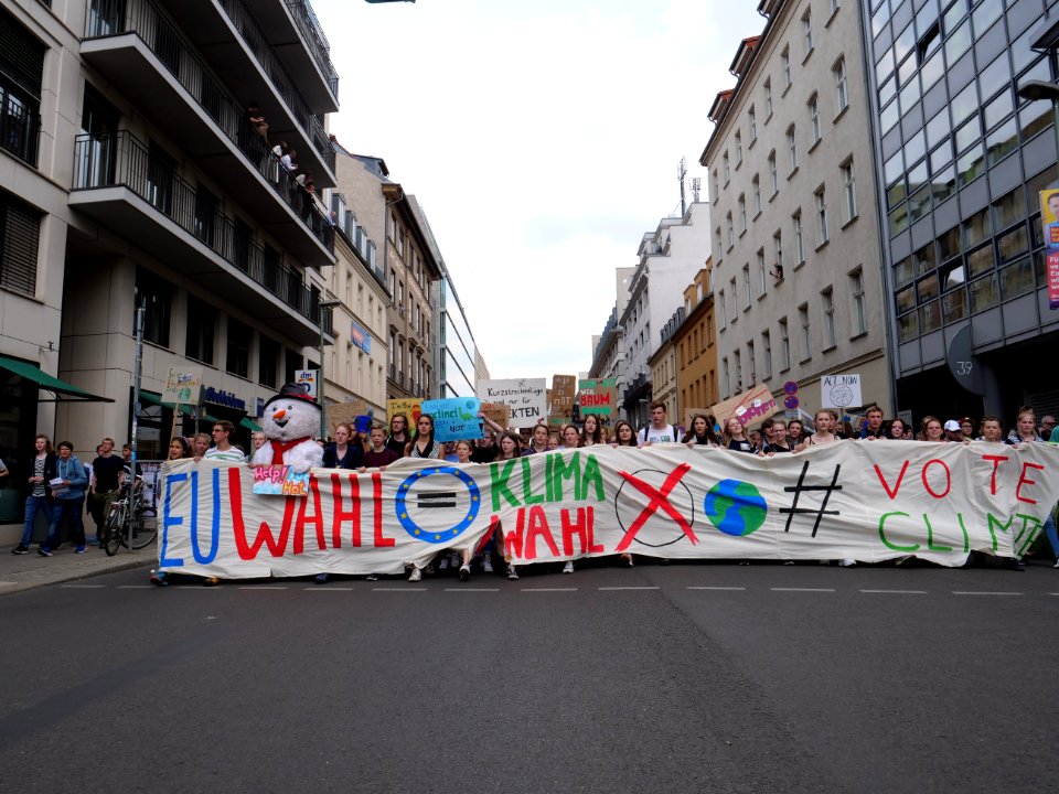 Front of the FridaysForFuture protest Berlin 24-05-2019 88