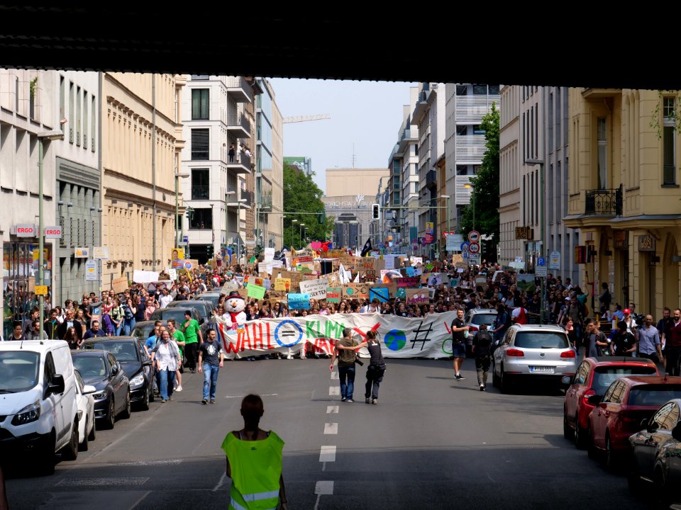 Front of the FridaysForFuture protest Berlin 24-05-2019 98