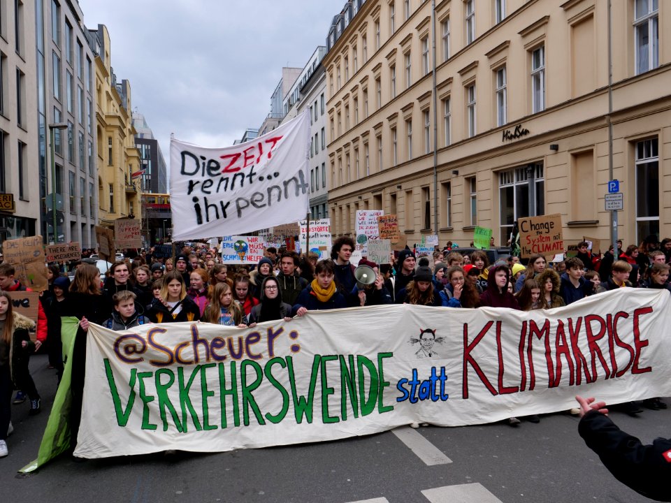 Front banner of the FridaysForFuture demonstration Berlin 15-03-2019 62