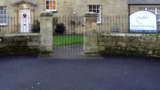 Front Wall And Gate Screen