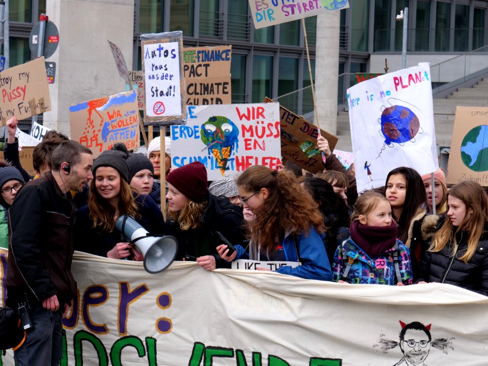 Front banner of the FridaysForFuture demonstration Berlin 15-03-2019 42