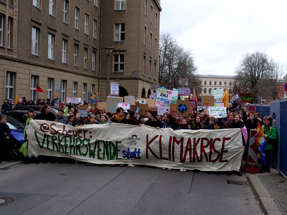Front banner of the FridaysForFuture demonstration Berlin 15-03-2019 20