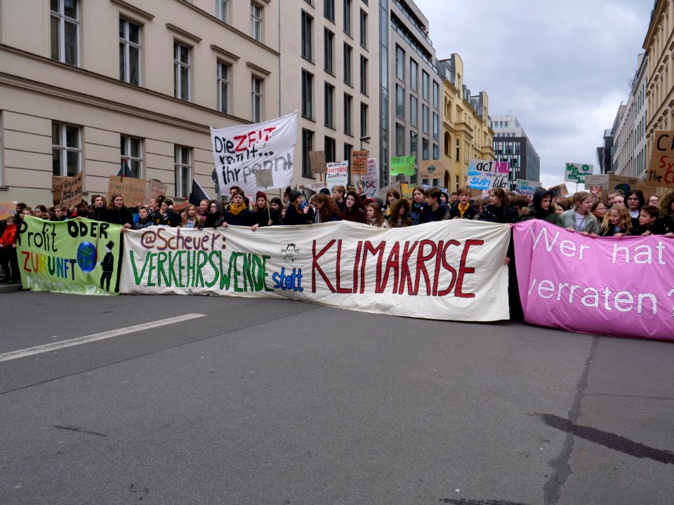 Front banner of the FridaysForFuture demonstration Berlin 15-03-2019 67
