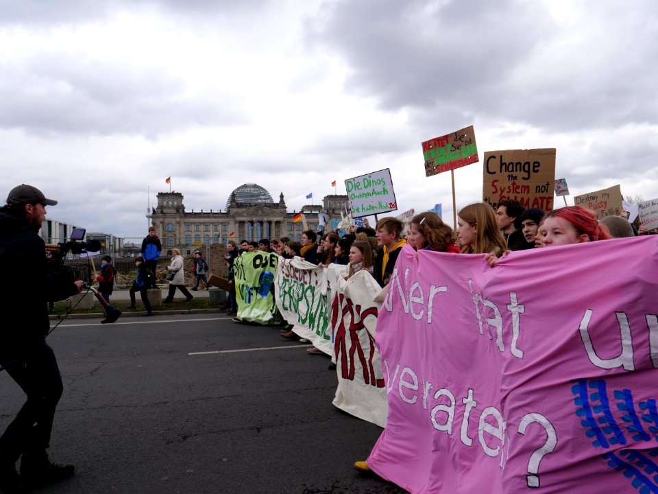 Front banner of the FridaysForFuture demonstration Berlin 15-03-2019 53