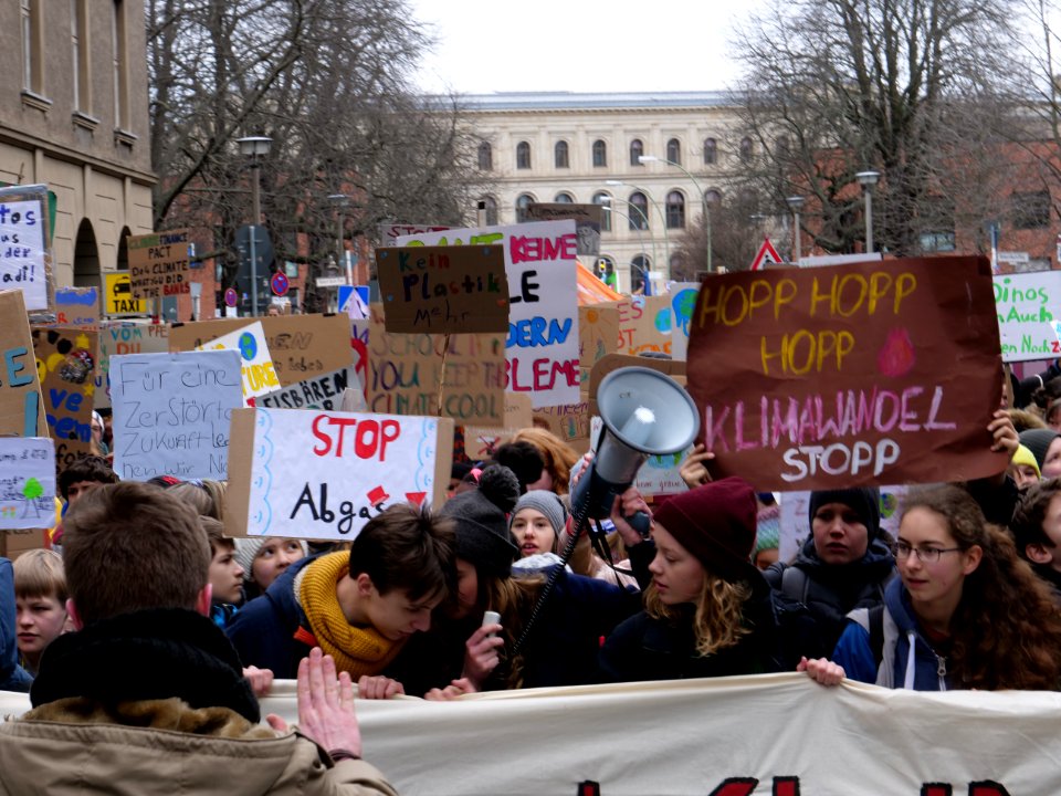Front banner of the FridaysForFuture demonstration Berlin 15-03-2019 16