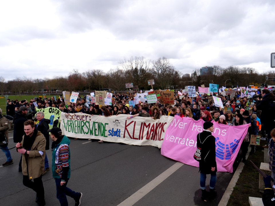 Front banner of the FridaysForFuture demonstration Berlin 15-03-2019 46