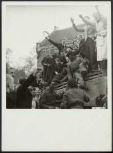 Front in Noord-Oost Nederland. Reportage uit Enschede en Hengelo van de strijd i, Bestanddeelnr 120-0863