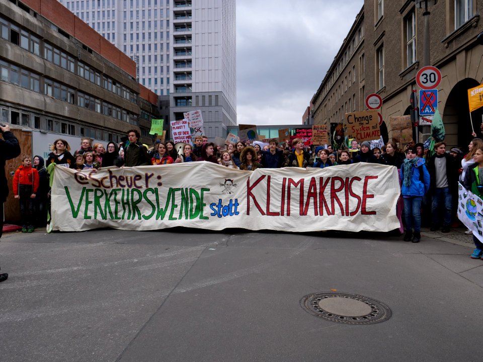 Front banner of the FridaysForFuture demonstration Berlin 15-03-2019 72