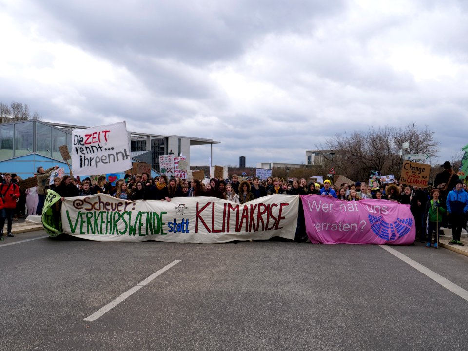 Front banner of the FridaysForFuture demonstration Berlin 15-03-2019 58
