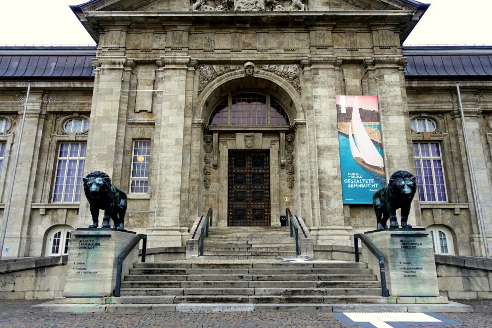 Front entry - Hessisches Landesmuseum Darmstadt - Darmstadt, Germany - DSC09871