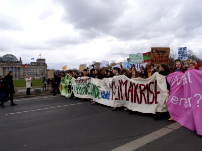 Front banner of the FridaysForFuture demonstration Berlin 15-03-2019 50