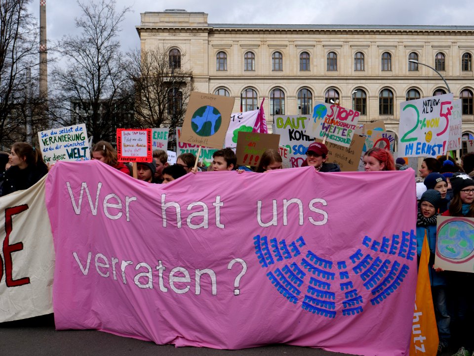 Front banner of the FridaysForFuture demonstration Berlin 15-03-2019 12