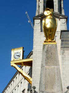 Front elevation, Leeds Civic Hall 06 photo