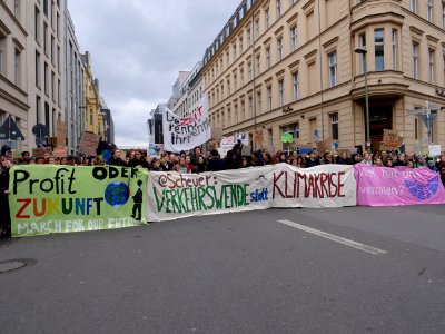 Front banner of the FridaysForFuture demonstration Berlin 15-03-2019 64