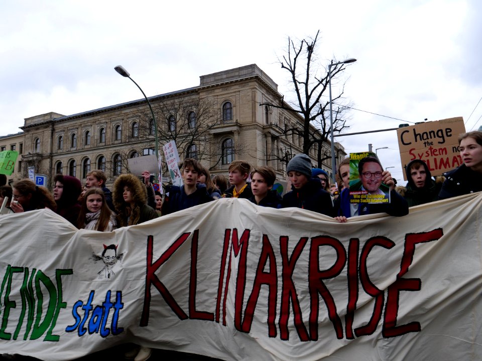 Front banner of the FridaysForFuture demonstration Berlin 15-03-2019 76