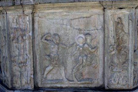 Friesach Hauptplatz Stadtbrunnen Herakles toetet Kentauren Nessos